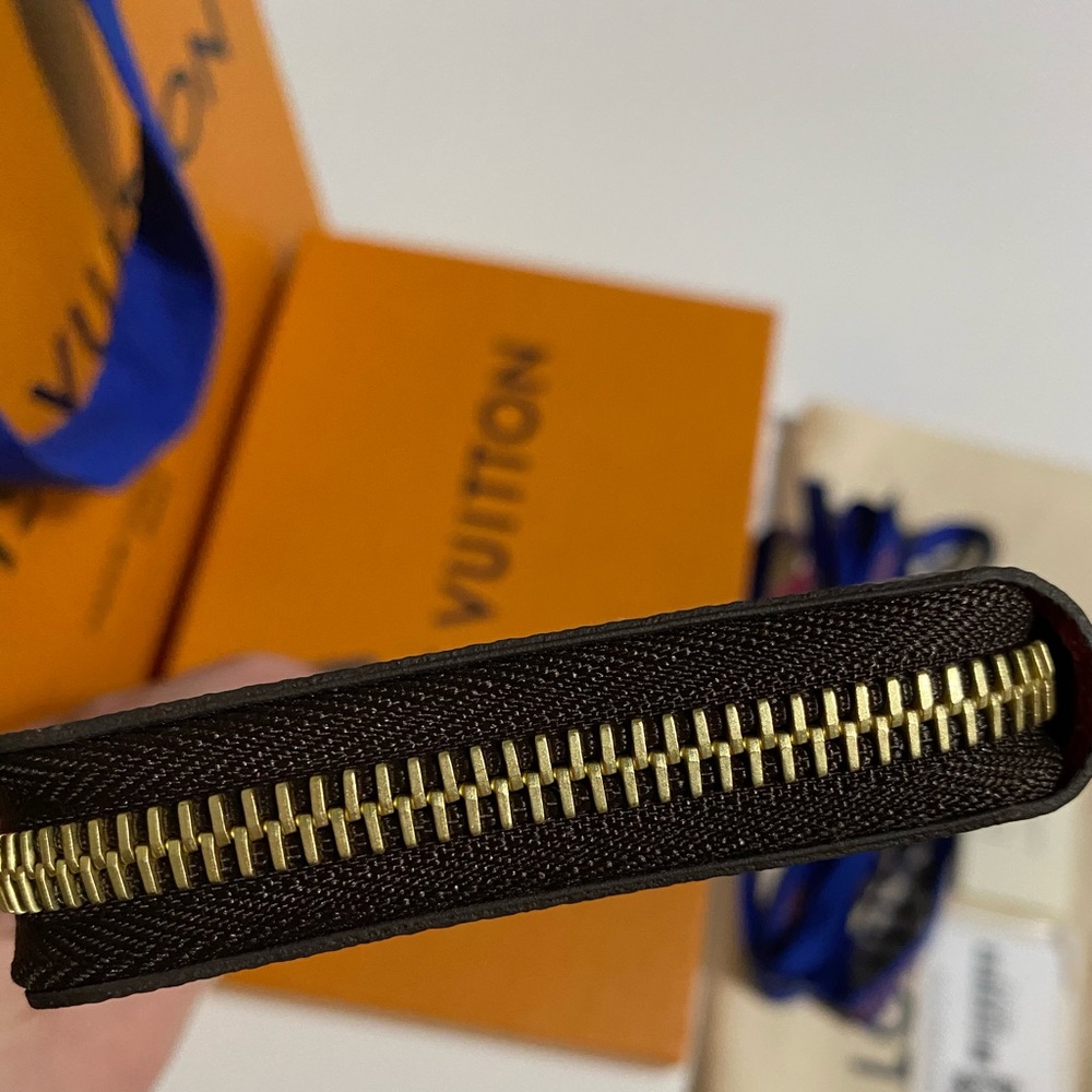 ❌SOLD❌Brand New Louis Vuitton Clémence long wallet - Picture 8 of 9